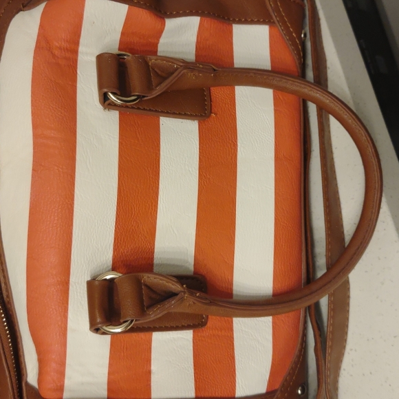 Black Rivet duffle - Picture 3 of 4